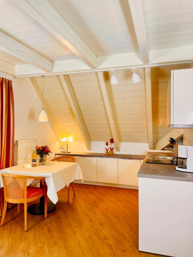 Im Winkel Appartements Und Zimmer Langenargen Bagian luar foto