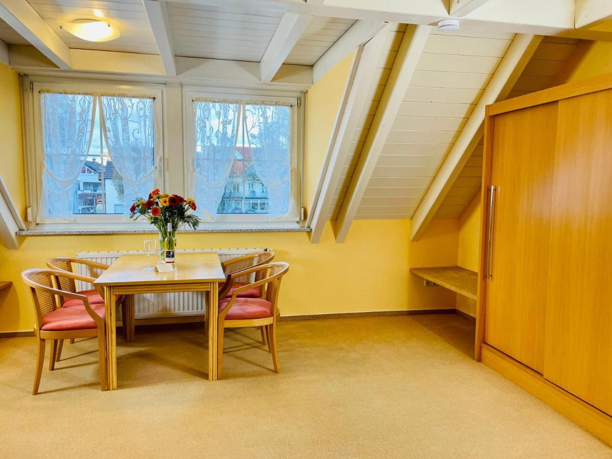 Im Winkel Appartements Und Zimmer Langenargen Bagian luar foto