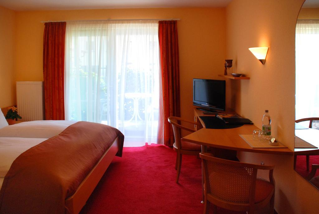 Im Winkel Appartements Und Zimmer Langenargen Bagian luar foto